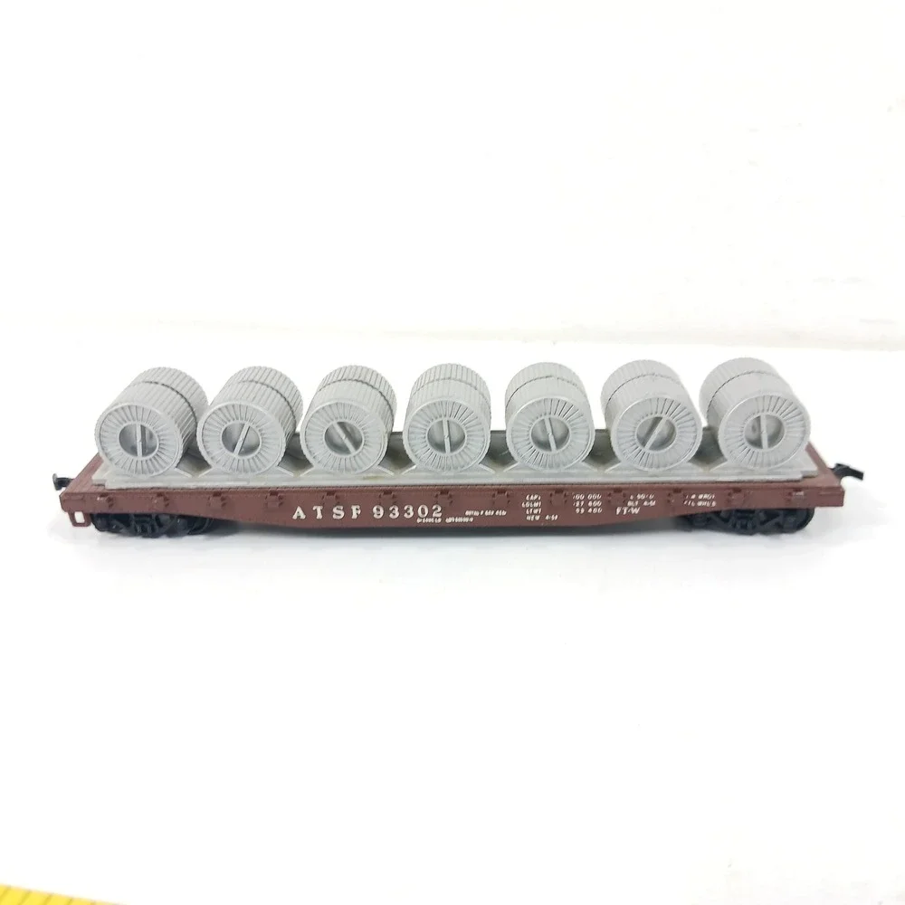 HO Scale Santa Fe ATSF 93302 Flat Car with 7 Cable Spool Loads Brown Railcar